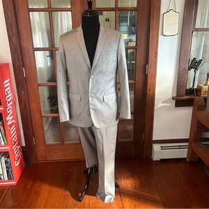 Perry Ellis Light Gray Suit 40R